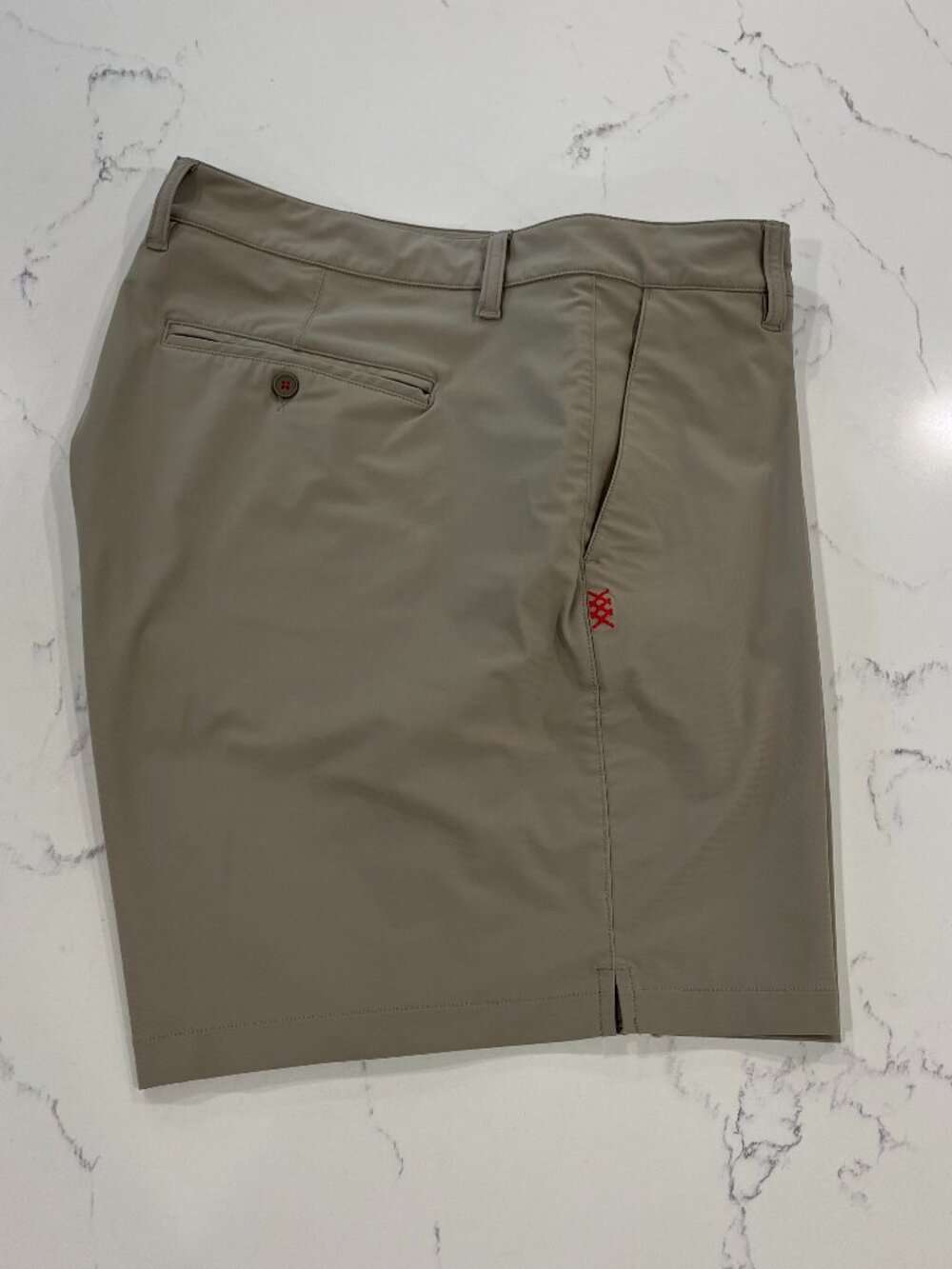 Rhone Men’s  Commuter 7 Size 36  Beige Performance